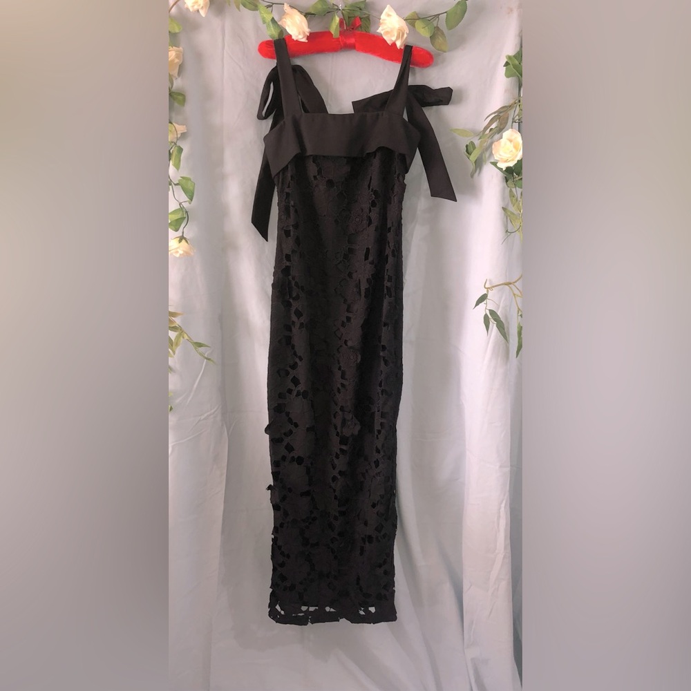 Elegant Black Lace Dress